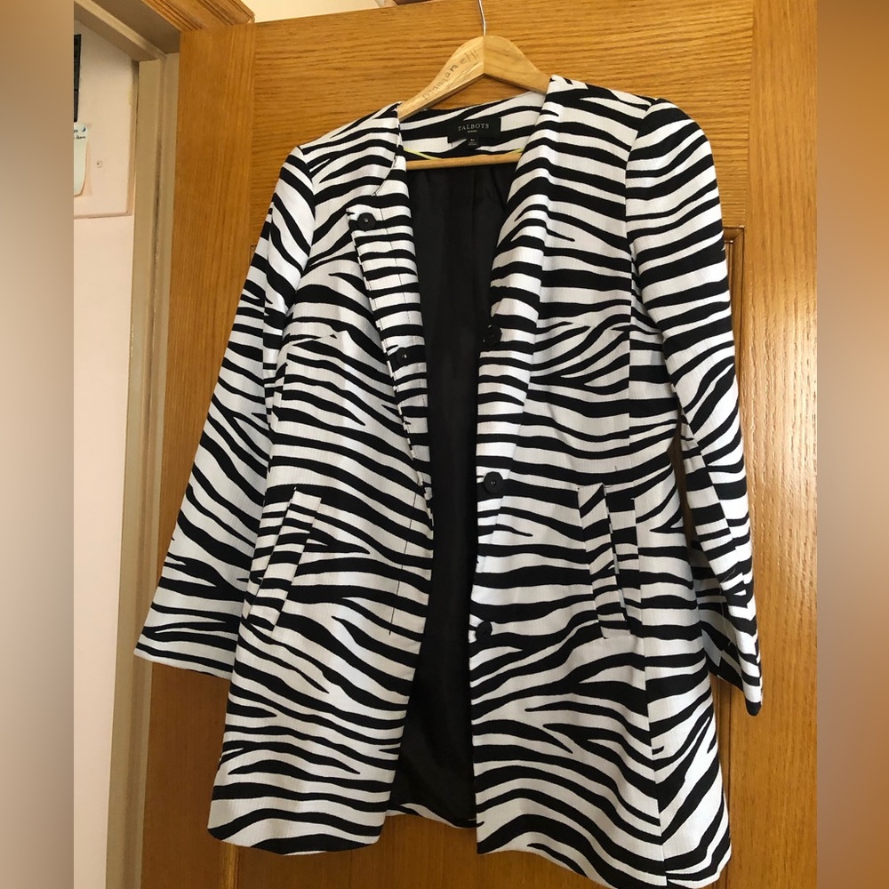 NWOT white and black jacket size 6P Talbots